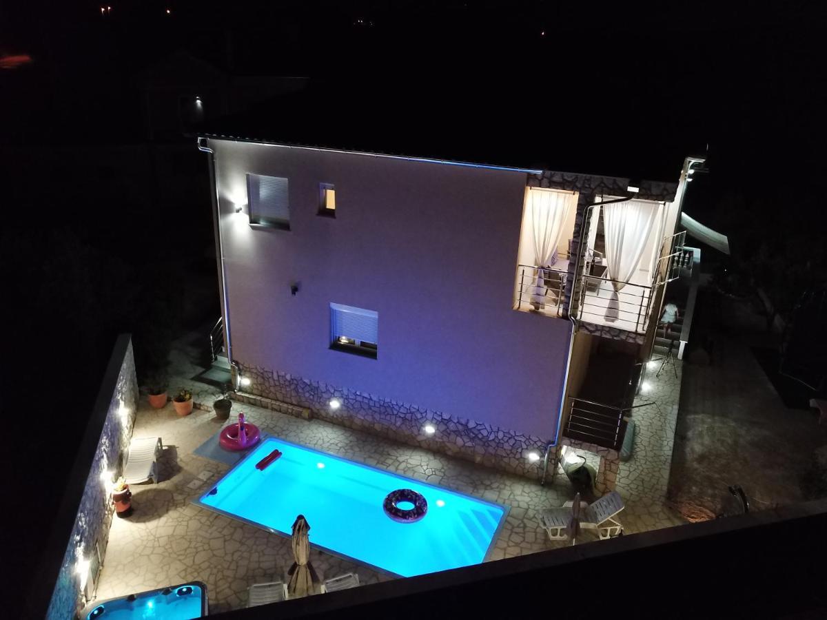 Apartments Adriana Bilice Exterior photo